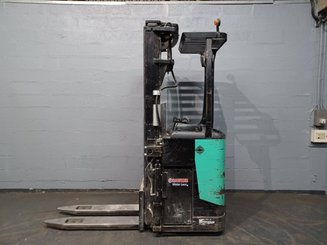 Stand-on pallet stacker Caterpillar NSR20N