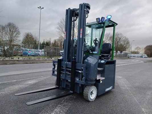 Four-way forklift Combilift CBE3000 - 1