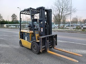 Four wheel front forklift Caterpillar EP25K