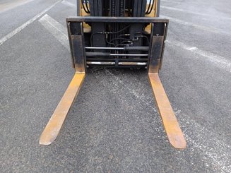 Four wheel front forklift Caterpillar EP25K