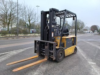 Four wheel front forklift Caterpillar EP25K
