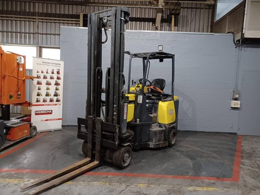 Articulated forklift Aisle Master 20SE - 1