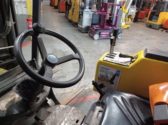 Articulated forklift Aisle Master 20SE