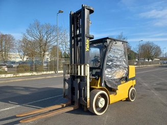 Four wheel front forklift Yale GDC70VX