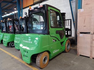 Four wheel front forklift Hangcha XC50i - 1