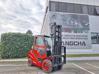 Four wheel front forklift Hangcha XF35G-2