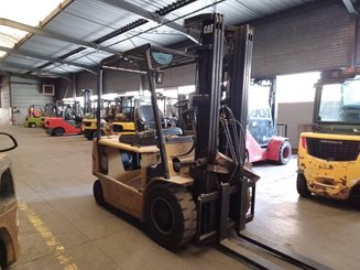 Four wheel front forklift Caterpillar EP35K - 3