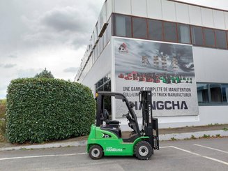Four wheel front forklift Hangcha XC25i