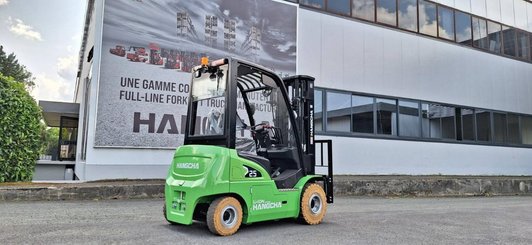 Four wheel front forklift Hangcha XC25i - 1