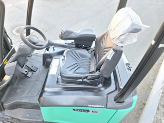 Three wheel front forklift Mitsubishi FB16N2T - 13