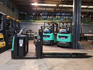 Order picker Mitsubishi OPB20N2X fourches levée ergonomique 2400mm