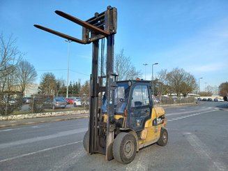 Four wheel front forklift Caterpillar DP50NT - 3