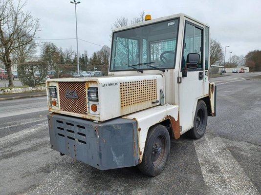 Tow tractor ATA 3600LPG - 1