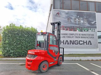 Four wheel front forklift Hangcha XF35D-2