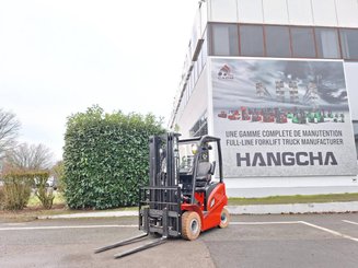 Four wheel front forklift Hangcha A4W18