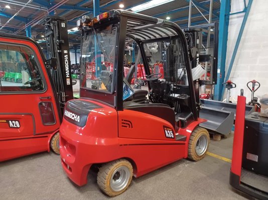 Four wheel front forklift Hangcha A4W35 - 1