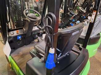 Three wheel front forklift Hangcha X3W15i (CPDS15-XD4-SI) - 2