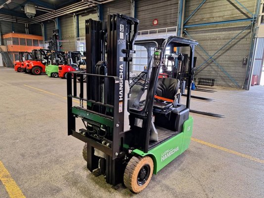Three wheel front forklift Hangcha X3W15i (CPDS15-XD4-SI) - 1