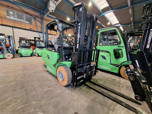 Four wheel front forklift Hangcha AE25-I - 1