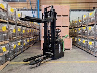 Stacker truck with folding platform Hangcha CDD16-AC2S-LI