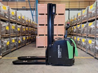 Stacker truck with folding platform Hangcha CDD16-AC2S-LI