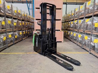 Stacker truck with folding platform Hangcha CDD16-AC2S-LI
