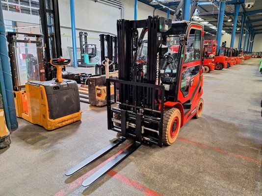 Four wheel front forklift Hangcha XF25G-2 - 1