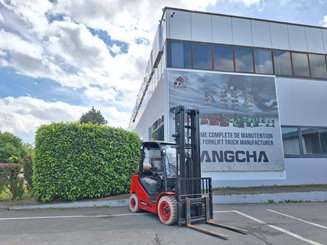 Four wheel front forklift Hangcha XF35G-2