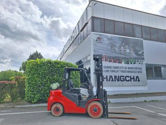 Four wheel front forklift Hangcha XF35G-2