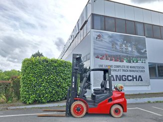 Four wheel front forklift Hangcha XF35G-2