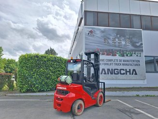 Four wheel front forklift Hangcha XF35G-2
