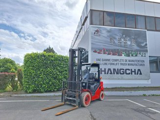 Four wheel front forklift Hangcha XF35G-2