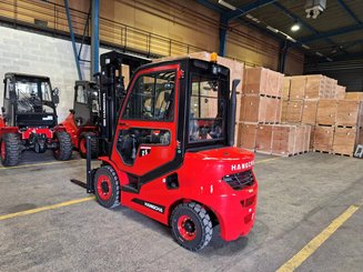 Four wheel front forklift Hangcha XF25D-2 (CPCD25-X2H7F1)