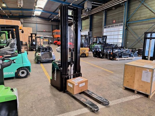 Pedestrian pallet stacker Hangcha CDD16-AC2-I - 1