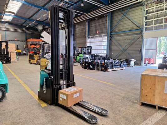 Pedestrian pallet stacker Hangcha CDD16-AC2-I - 1