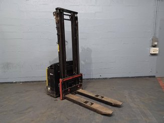 Pedestrian pallet stacker Caterpillar NSP12N