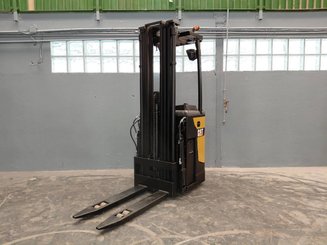 Stand-on pallet stacker Caterpillar NSR16N