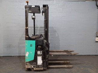 Stand-on pallet stacker Caterpillar NSR16N - 1