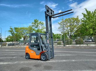 Four wheel front forklift Heli CPCD25 - 7