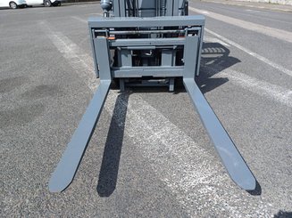 Four wheel front forklift Heli CPCD25 - 9
