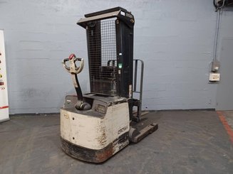 Pallet stacker Crown SHR5540-1.6 - 4