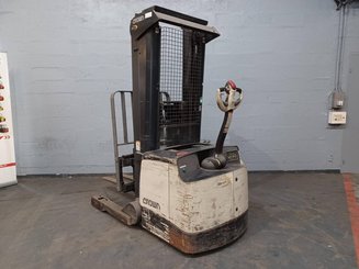 Pallet stacker Crown SHR5540-1.6 - 2