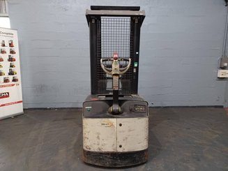 Pallet stacker Crown SHR5540-1.6