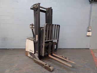 Pallet stacker Crown SHR5540-1.6