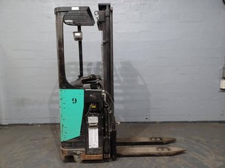 Stand-on pallet stacker Caterpillar NSR16N
