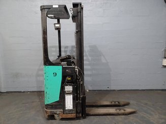 Stand-on pallet stacker Caterpillar NSR16N - 1