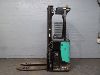 Stand-on pallet stacker Caterpillar NSR16N