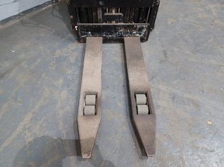 Stand-on pallet stacker Caterpillar NSR16N