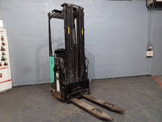 Stand-on pallet stacker Caterpillar NSR16N