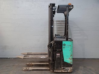 Stand-on pallet stacker Caterpillar NSR16N - 1